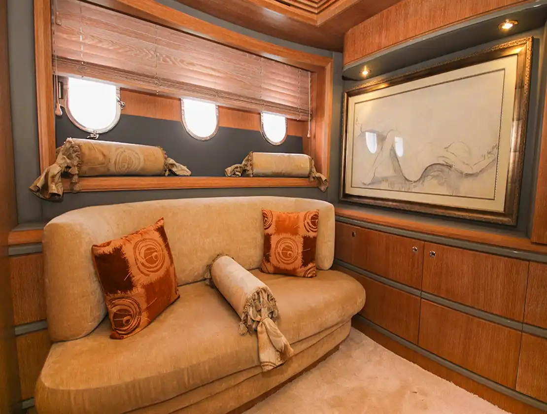 Antalya Yacht Rental Azimut Leonardo 98 